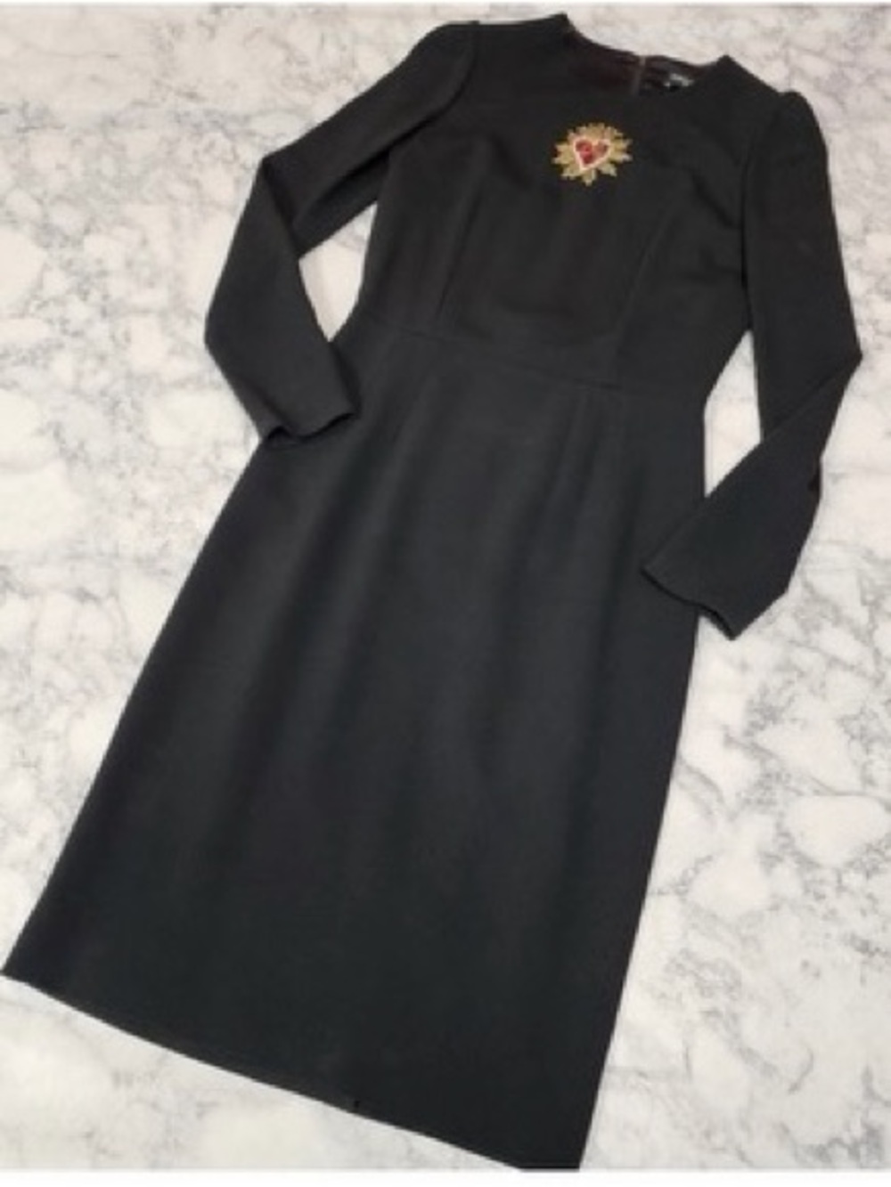 Dolce & Gabbana Black Embroidered Heart Crest size 44